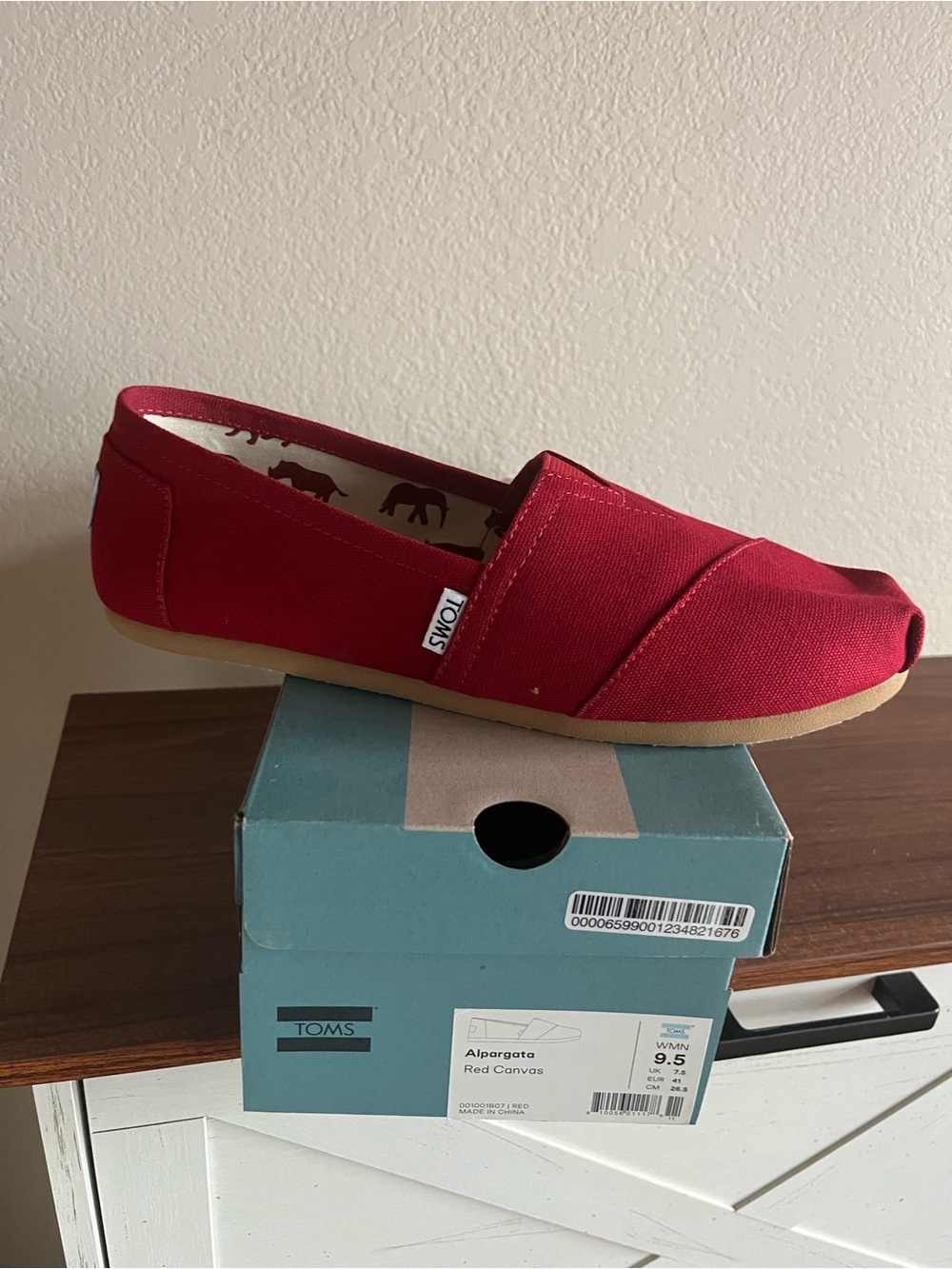NWT TOMS 9.5W Canvas Alpargata Slip-On Flats - Picture 2 of 4
